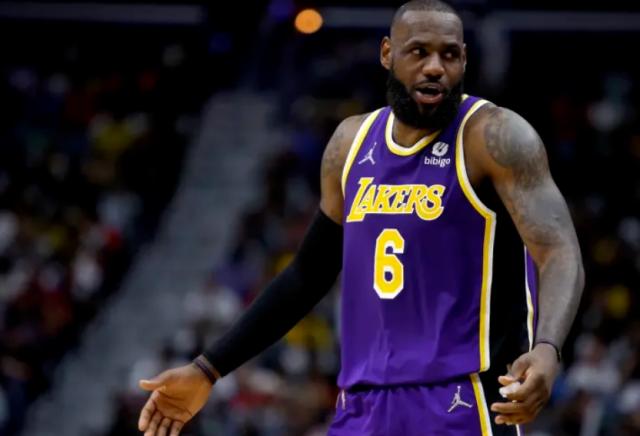 开云体育入口-詹姆斯：喜欢和韦少做队友 渴望在湖人再次夺冠